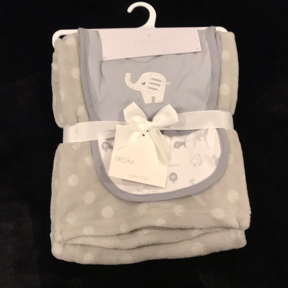 Brand new Dream 2 pc bib& blanket set